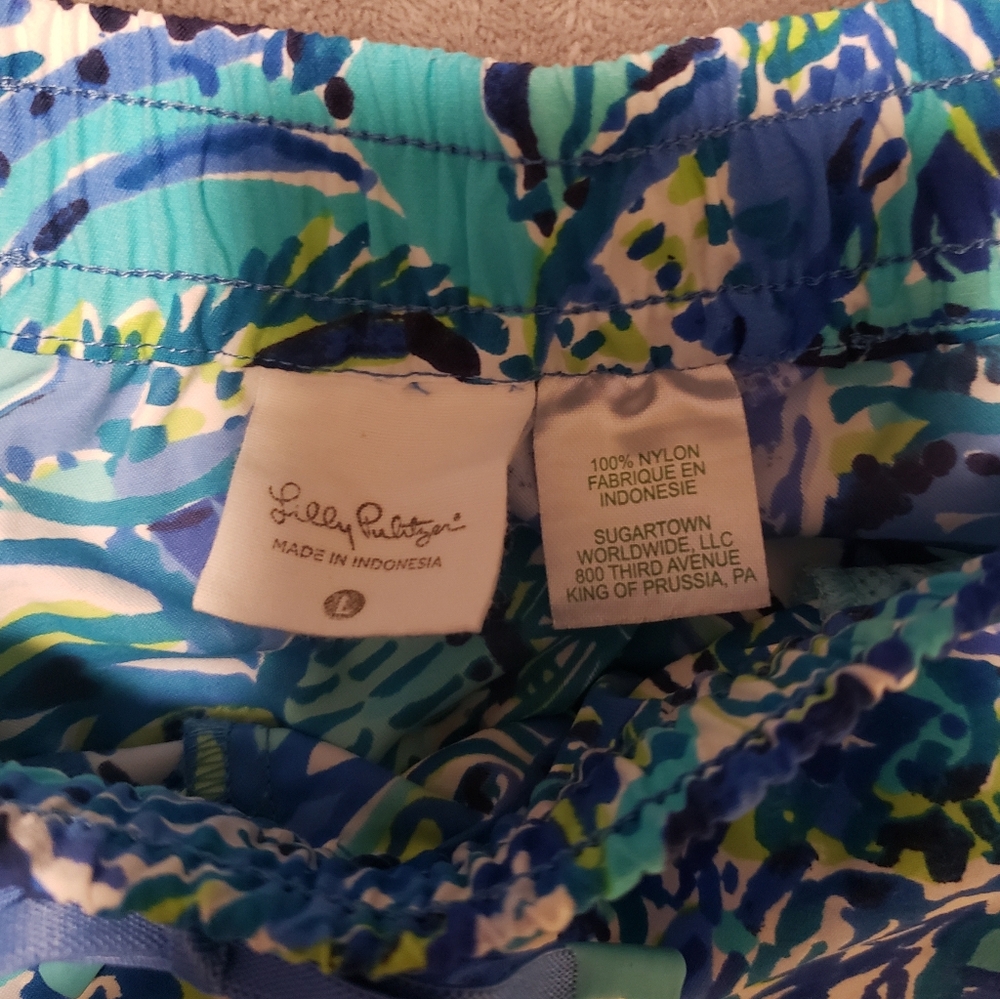 Lilly Pulitzer Drawstring Shorts - Blue & Green Tropical Print (Size L) - Picture 4 of 5